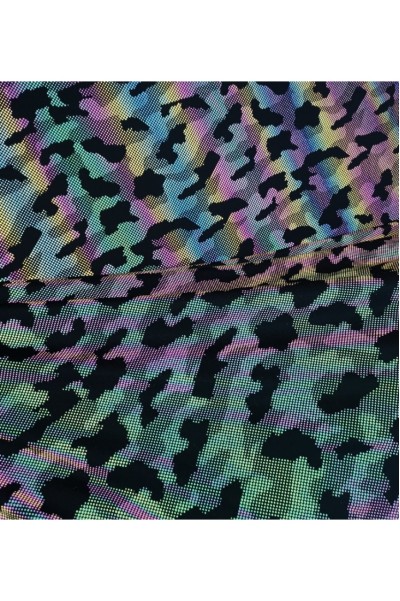 DG-CW Holographic Reflective Printed Fabric; English Letter Print; Holographic Reflective Fabric; Printed Reflective Fabric; Size: Width 1.37m; Thickness: 0.5mm; Base Fabric: 100% Polyester / Polyester-Cotton / Polyester-Spandex; Reflectivity: 330-450 cd/ detail view-5